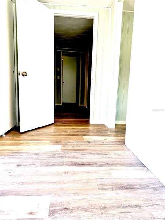 For Sale: $179,900 (3 beds, 1 baths, 1046 Square Feet)