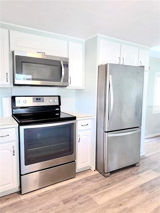 For Sale: $179,900 (3 beds, 1 baths, 1046 Square Feet)