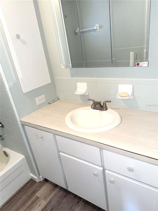 For Sale: $179,900 (3 beds, 1 baths, 1046 Square Feet)