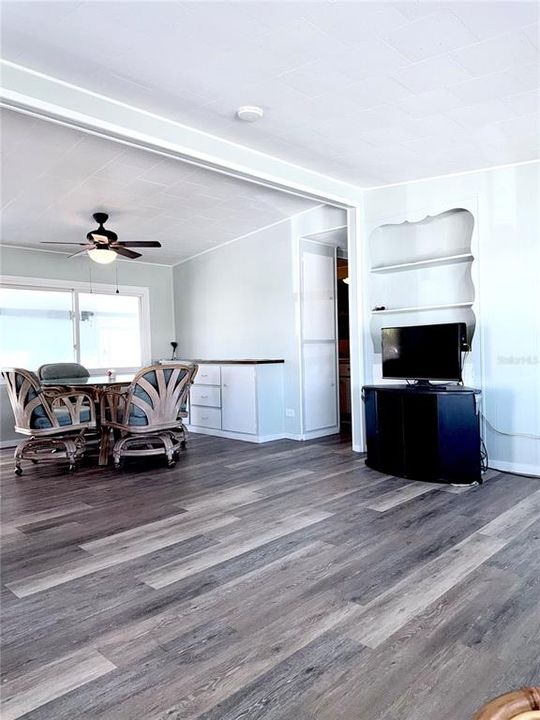 For Sale: $179,900 (3 beds, 1 baths, 1046 Square Feet)