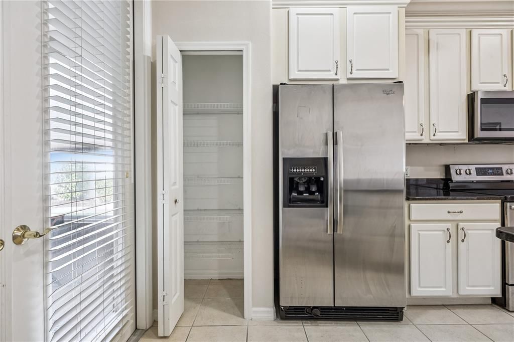 На продажу: $360,000 (2 спален, 2 ванн, 1155 Квадратных фут)