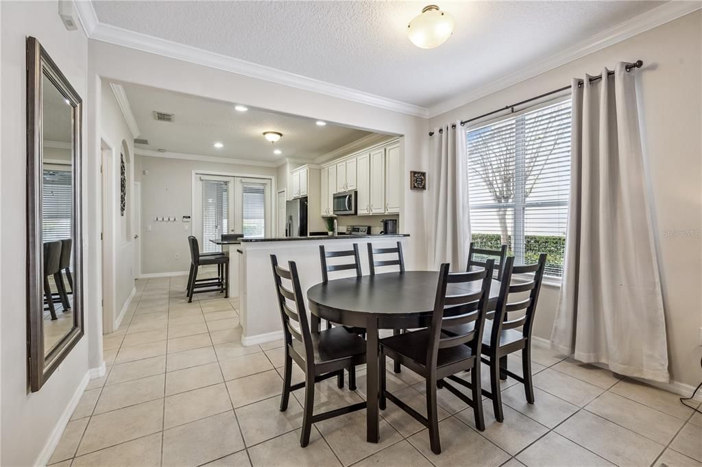 На продажу: $360,000 (2 спален, 2 ванн, 1155 Квадратных фут)