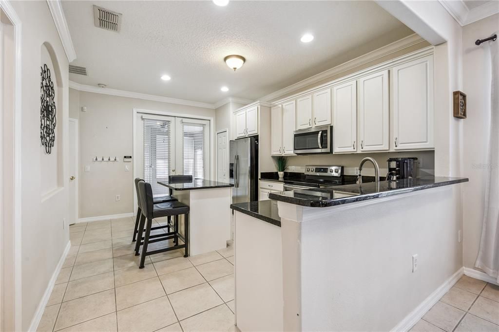 На продажу: $360,000 (2 спален, 2 ванн, 1155 Квадратных фут)