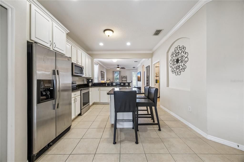 На продажу: $360,000 (2 спален, 2 ванн, 1155 Квадратных фут)