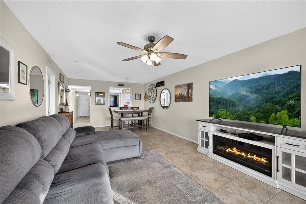 На продажу: $250,000 (2 спален, 2 ванн, 1280 Квадратных фут)