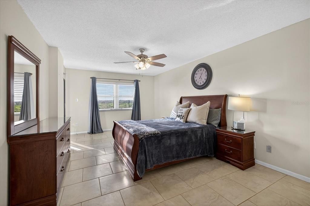 На продажу: $250,000 (2 спален, 2 ванн, 1280 Квадратных фут)