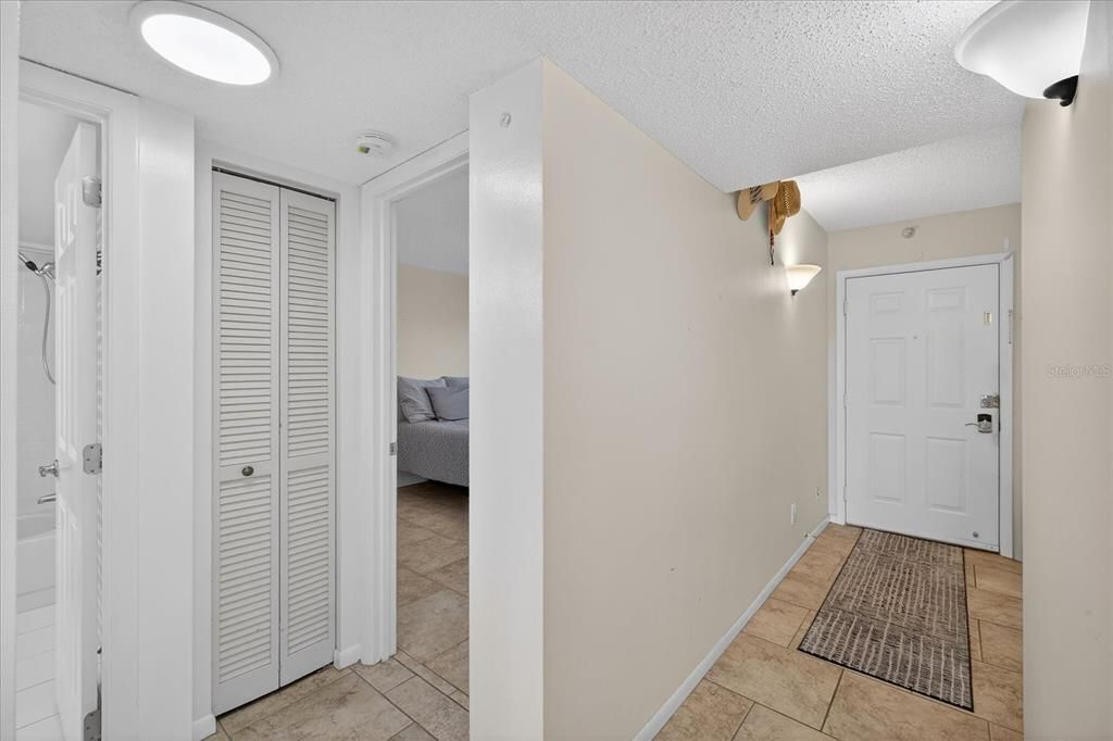 На продажу: $250,000 (2 спален, 2 ванн, 1280 Квадратных фут)