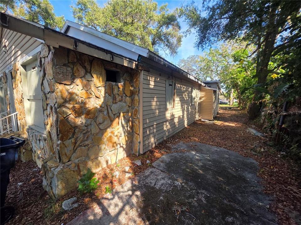 For Sale: $229,000 (3 beds, 1 baths, 2317 Square Feet)