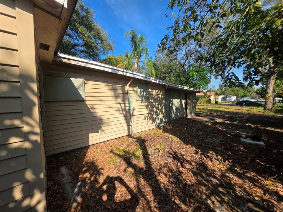 For Sale: $229,000 (3 beds, 1 baths, 2317 Square Feet)