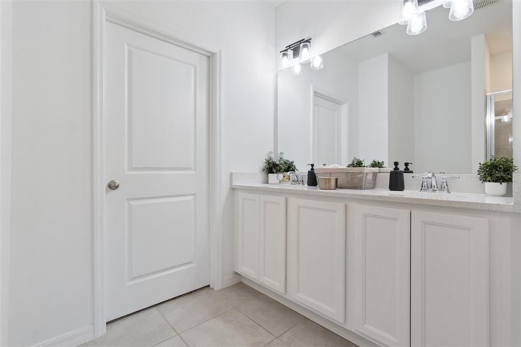 En Venta: $405,000 (4 camas, 2 baños, 1890 Pies cuadrados)