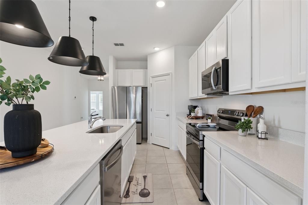 En Venta: $405,000 (4 camas, 2 baños, 1890 Pies cuadrados)