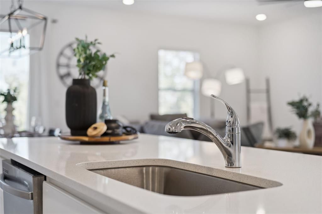 En Venta: $405,000 (4 camas, 2 baños, 1890 Pies cuadrados)