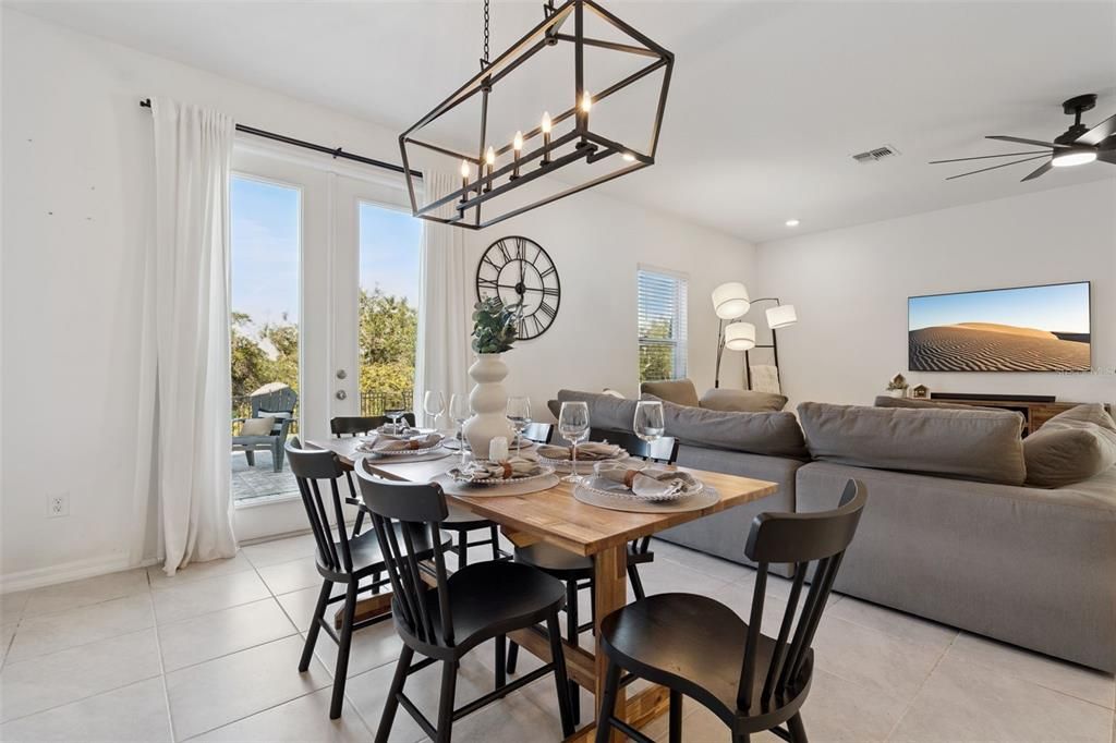 En Venta: $405,000 (4 camas, 2 baños, 1890 Pies cuadrados)