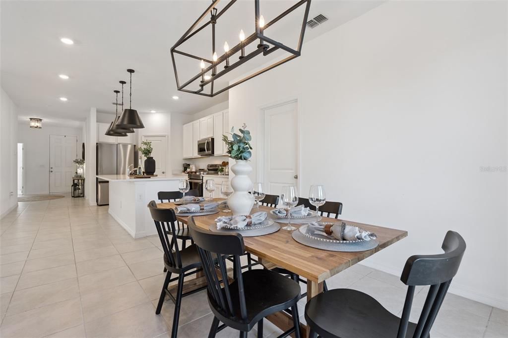 En Venta: $405,000 (4 camas, 2 baños, 1890 Pies cuadrados)