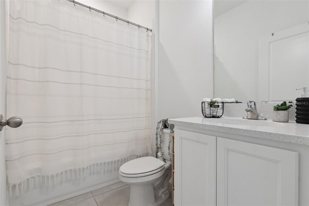 En Venta: $405,000 (4 camas, 2 baños, 1890 Pies cuadrados)