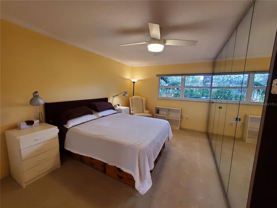 For Rent: $1,900 (2 beds, 2 baths, 886 Square Feet)