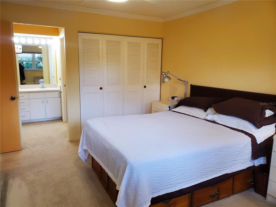 For Rent: $1,900 (2 beds, 2 baths, 886 Square Feet)