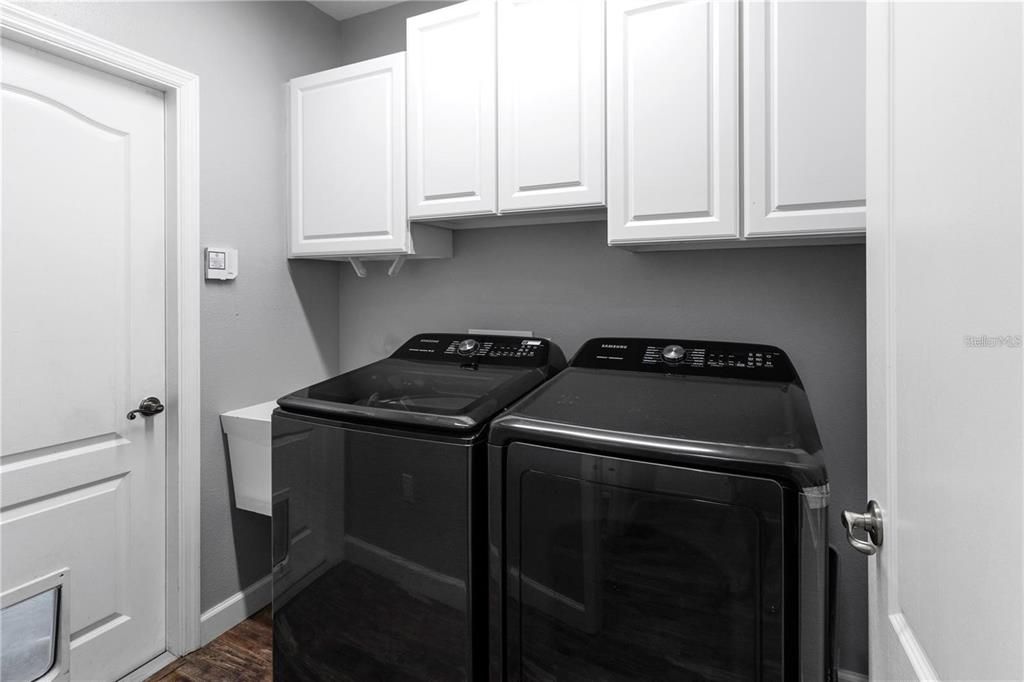 For Rent: $3,100 (3 beds, 2 baths, 2034 Square Feet)