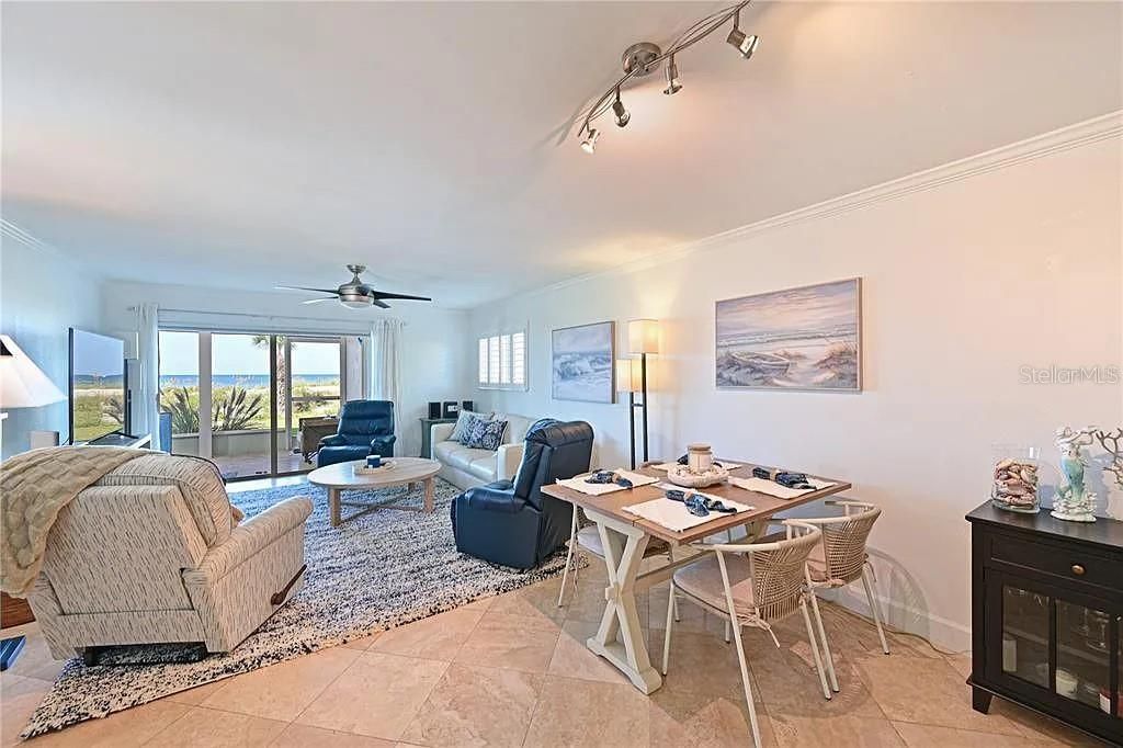 出租: $9,000 (3 贝兹, 2 浴室, 1344 平方英尺)