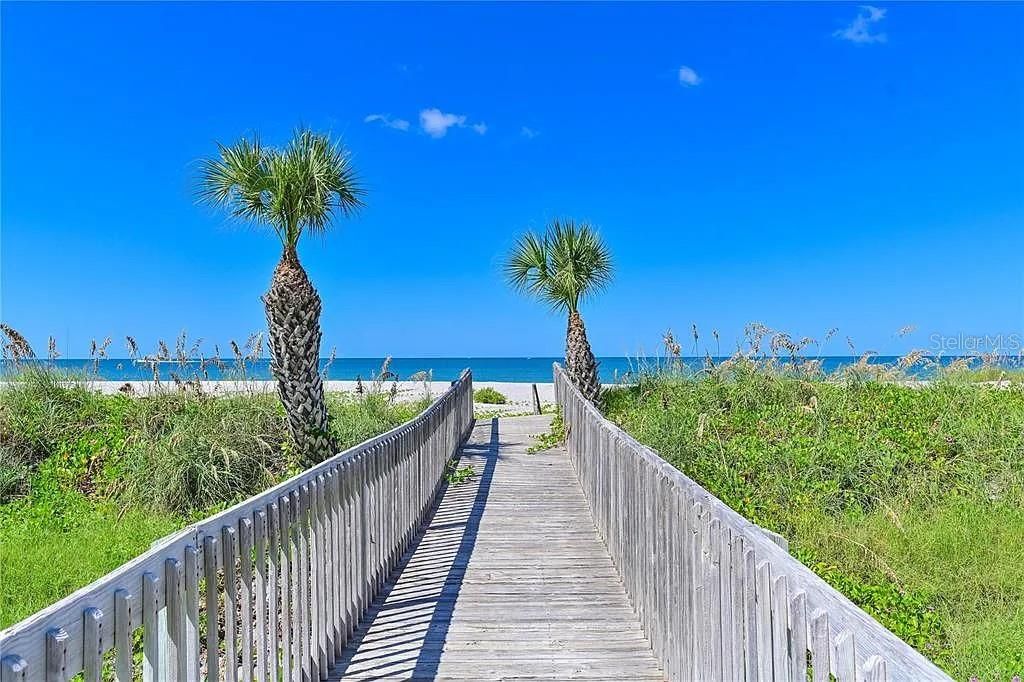 出租: $9,000 (3 贝兹, 2 浴室, 1344 平方英尺)