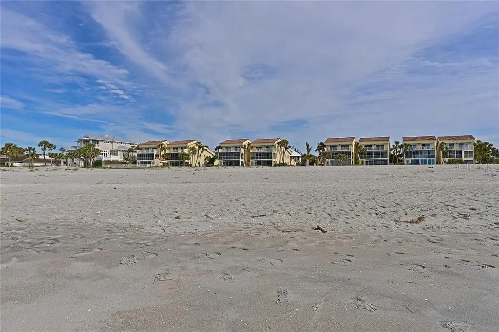 出租: $9,000 (3 贝兹, 2 浴室, 1344 平方英尺)