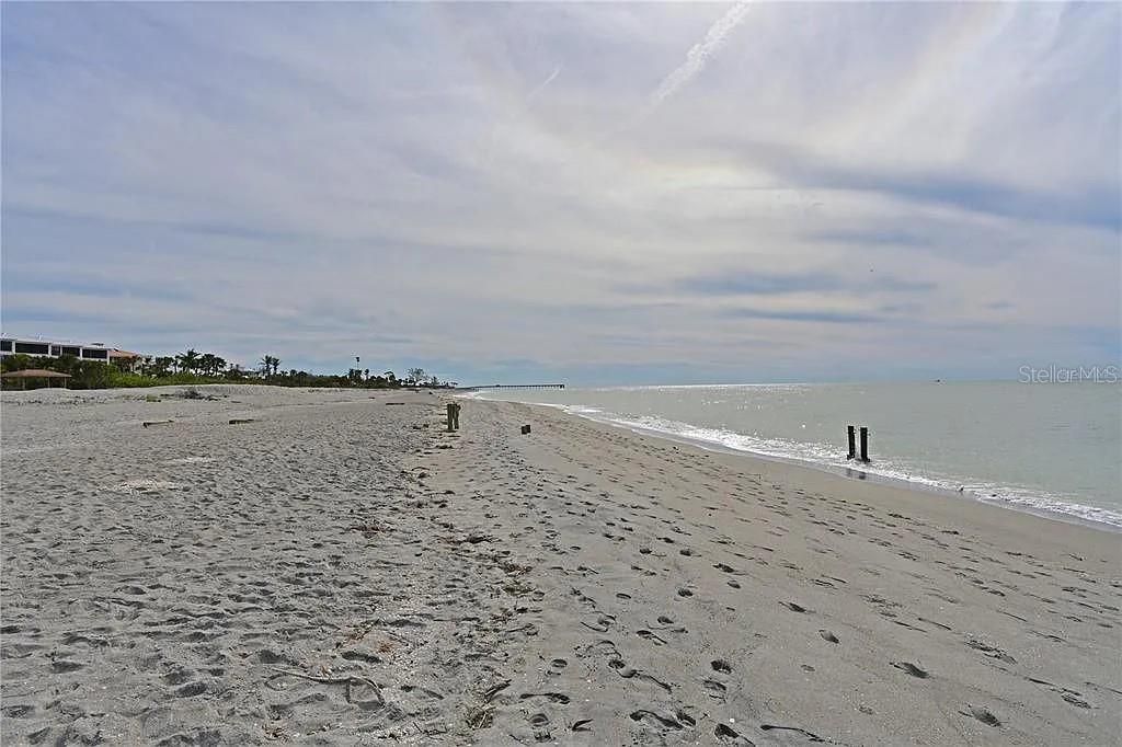 出租: $9,000 (3 贝兹, 2 浴室, 1344 平方英尺)