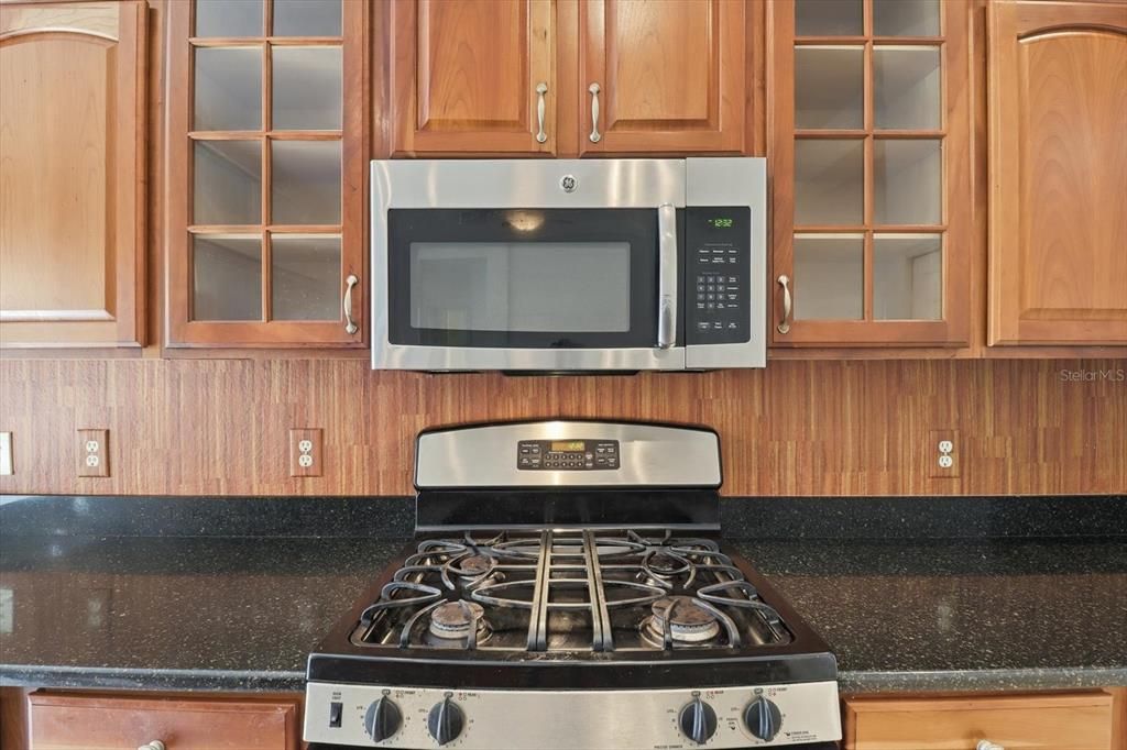 待售: $529,000 (3 贝兹, 2 浴室, 2704 平方英尺)