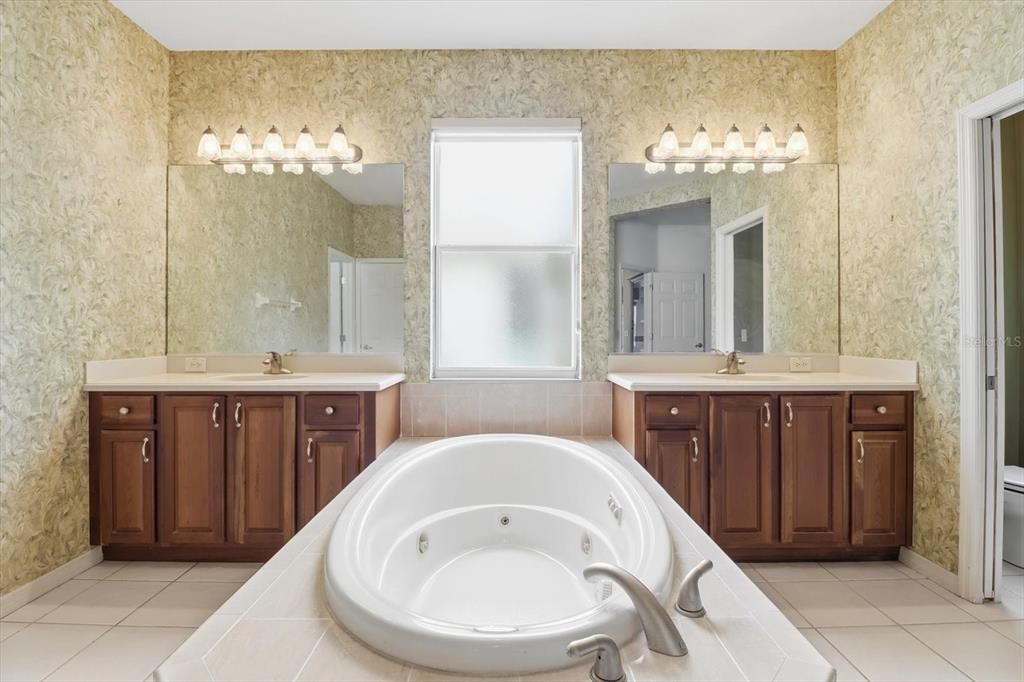 待售: $529,000 (3 贝兹, 2 浴室, 2704 平方英尺)