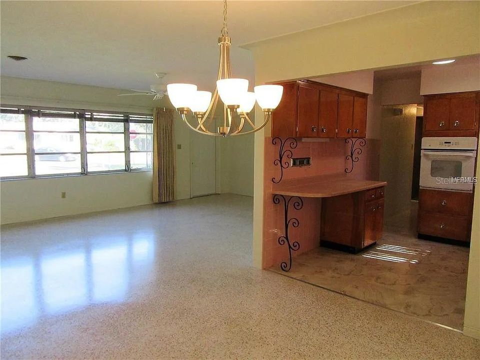 For Rent: $2,200 (3 beds, 1 baths, 1420 Square Feet)