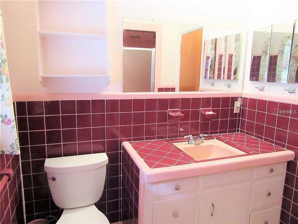 For Rent: $2,200 (3 beds, 1 baths, 1420 Square Feet)