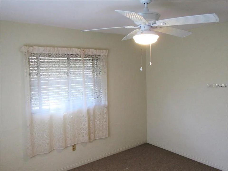 For Rent: $2,200 (3 beds, 1 baths, 1420 Square Feet)