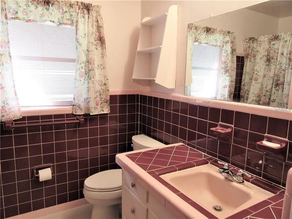 For Rent: $2,200 (3 beds, 1 baths, 1420 Square Feet)