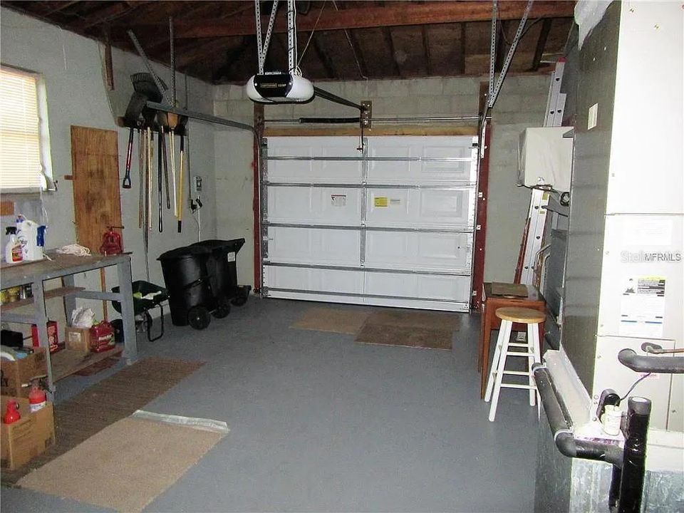 For Rent: $2,200 (3 beds, 1 baths, 1420 Square Feet)