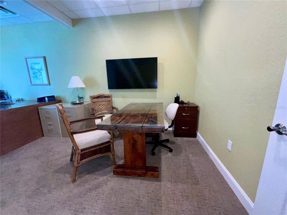 待售: $15,696 (0 贝兹, 0 浴室, 3561 平方英尺)