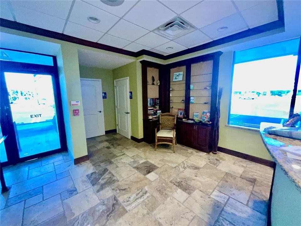 待售: $15,696 (0 贝兹, 0 浴室, 3561 平方英尺)