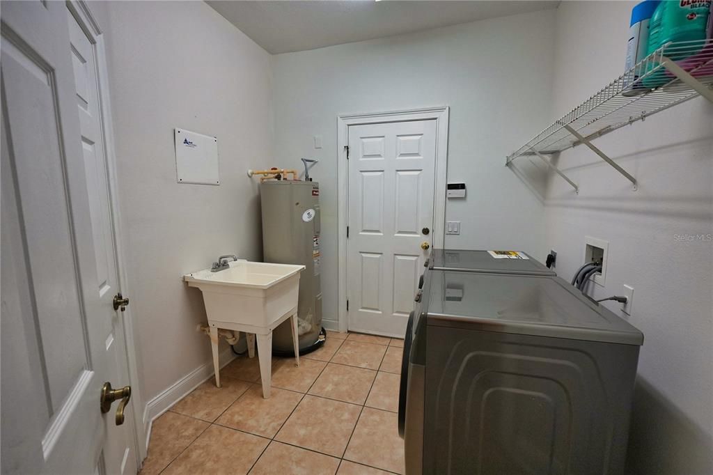 For Rent: $3,500 (4 beds, 3 baths, 2841 Square Feet)