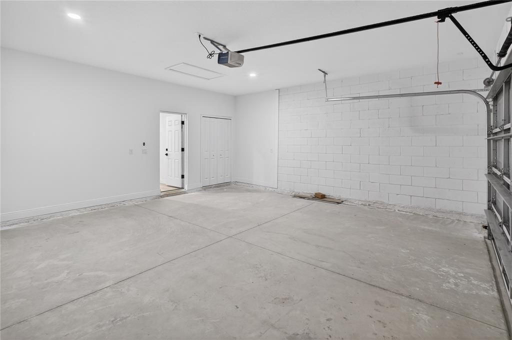 For Rent: $2,600 (4 beds, 3 baths, 1949 Square Feet)