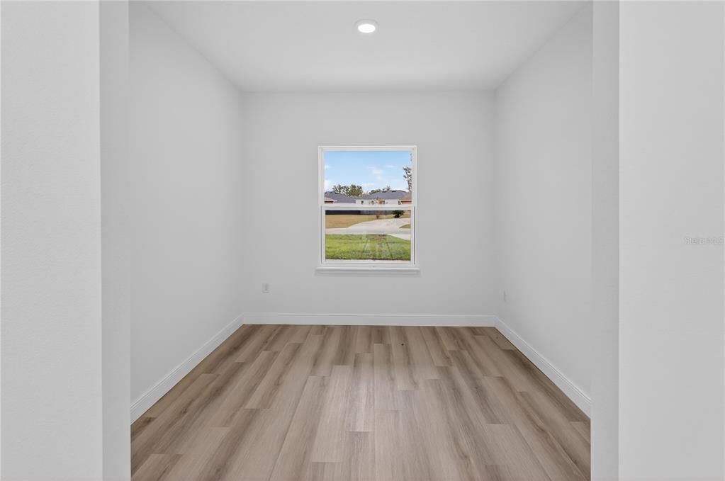 For Rent: $2,600 (4 beds, 3 baths, 1949 Square Feet)