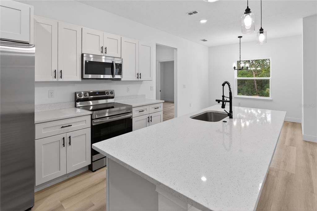 For Rent: $2,600 (4 beds, 3 baths, 1949 Square Feet)