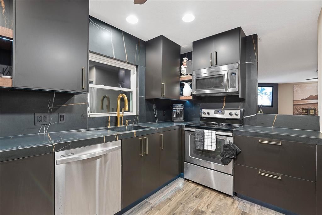 En Venta: $725,000 (3 camas, 2 baños, 1720 Pies cuadrados)