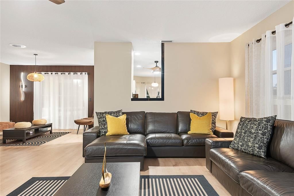 En Venta: $725,000 (3 camas, 2 baños, 1720 Pies cuadrados)