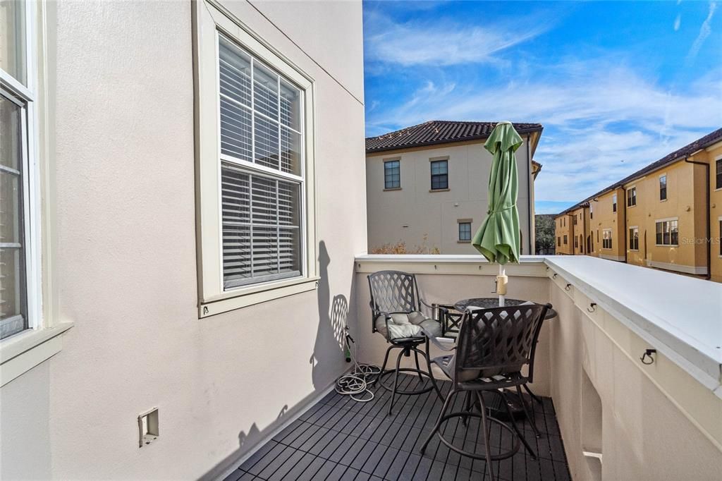 For Sale: $649,900 (3 beds, 3 baths, 2390 Square Feet)