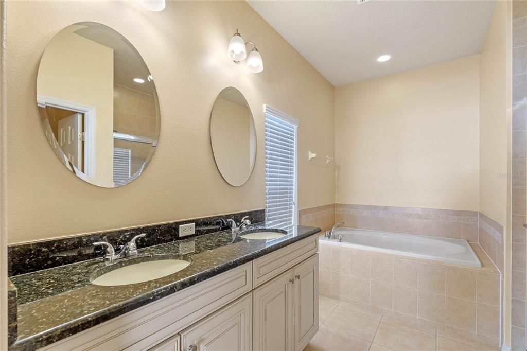 For Sale: $649,900 (3 beds, 3 baths, 2390 Square Feet)