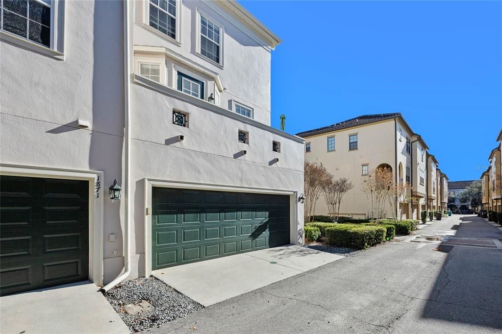 For Sale: $649,900 (3 beds, 3 baths, 2390 Square Feet)