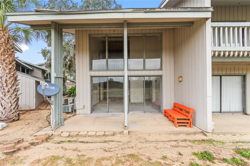 For Sale: $99,000 (1 beds, 1 baths, 974 Square Feet)