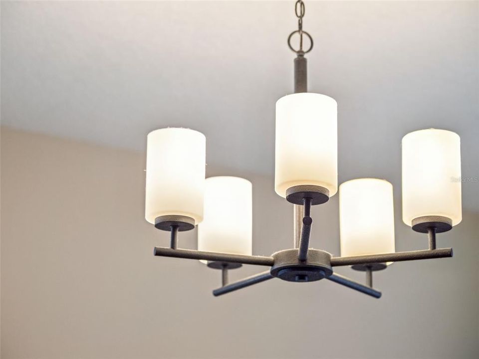 На продажу: $420,000 (4 спален, 2 ванн, 1825 Квадратных фут)