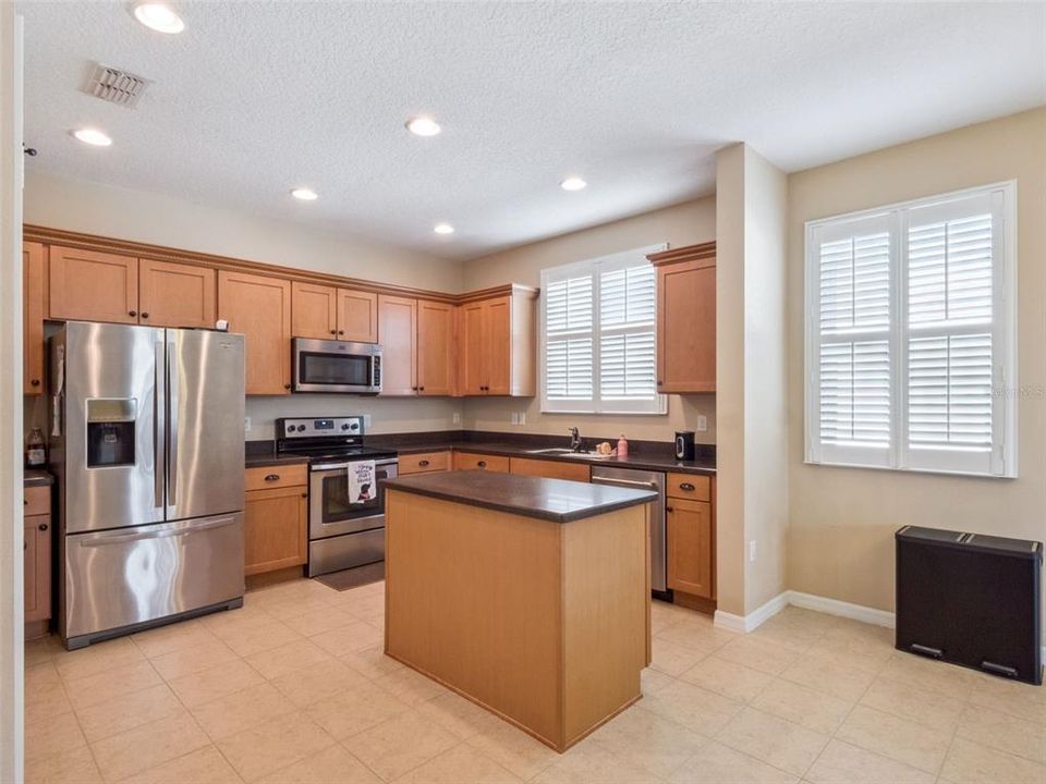 На продажу: $420,000 (4 спален, 2 ванн, 1825 Квадратных фут)