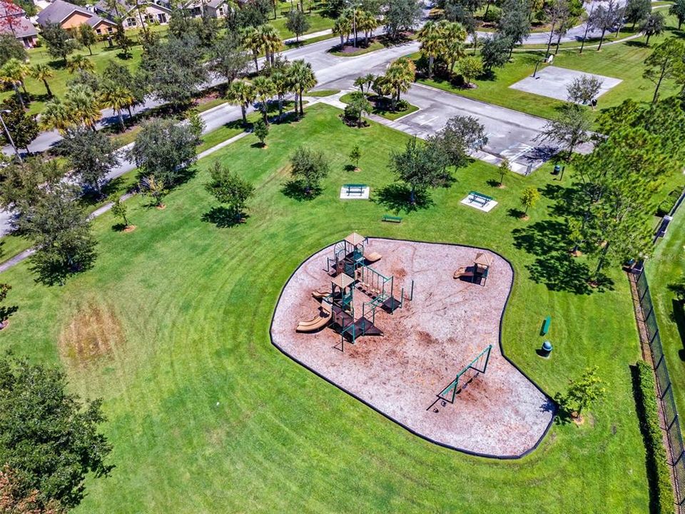 На продажу: $420,000 (4 спален, 2 ванн, 1825 Квадратных фут)