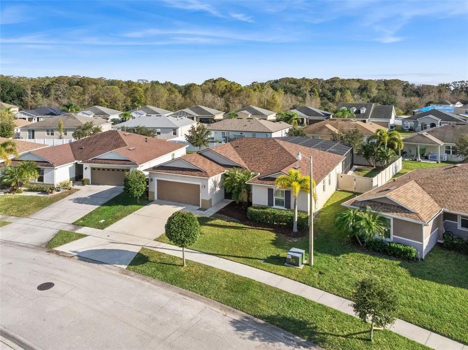 На продажу: $420,000 (4 спален, 2 ванн, 1825 Квадратных фут)