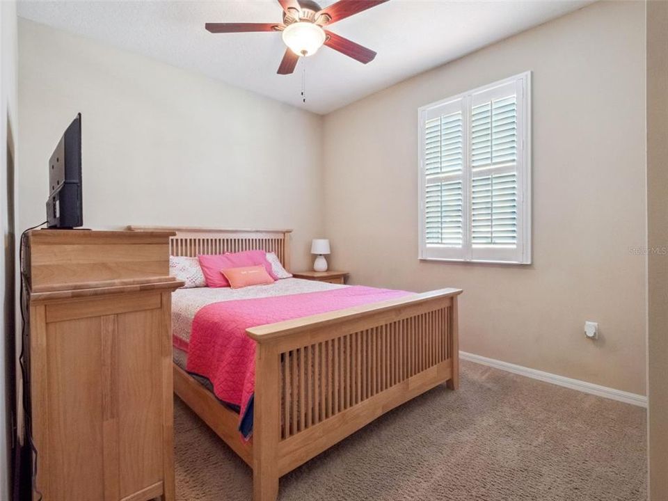 На продажу: $420,000 (4 спален, 2 ванн, 1825 Квадратных фут)